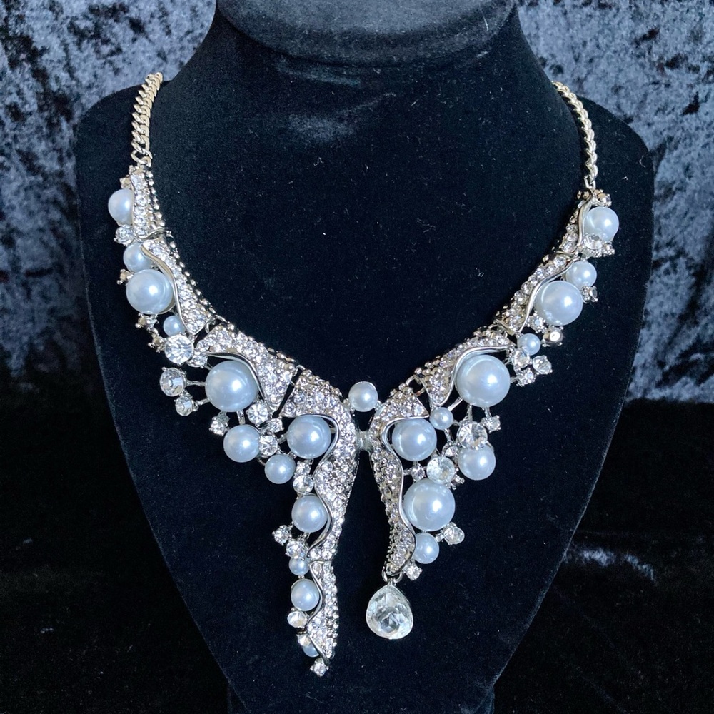Bridal Dramatic Statement Necklace - image 1